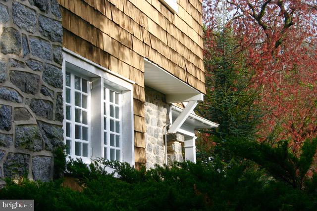 132 Cascade Road Springfield, PA 19064 - Photo 60 of 65 Great Cedar & Stonework