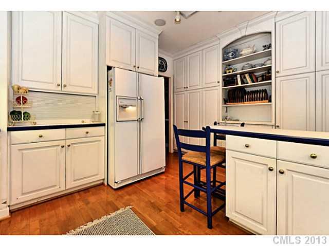 906 Cherokee Road, Unit C Charlotte, NC 28207 - Photo 11 of 16 Gallery Image 11