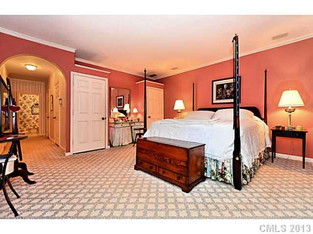 906 Cherokee Road, Unit C Charlotte, NC 28207 - Photo 12 of 16 Gallery Image 12
