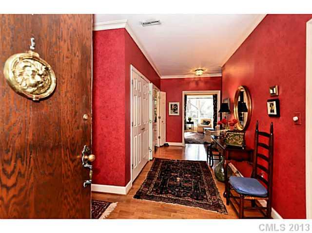 906 Cherokee Road, Unit C Charlotte, NC 28207 - Photo 3 of 16 Gallery Image 3