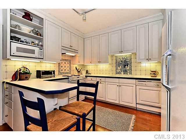 906 Cherokee Road, Unit C Charlotte, NC 28207 - Photo 10 of 16 Gallery Image 10