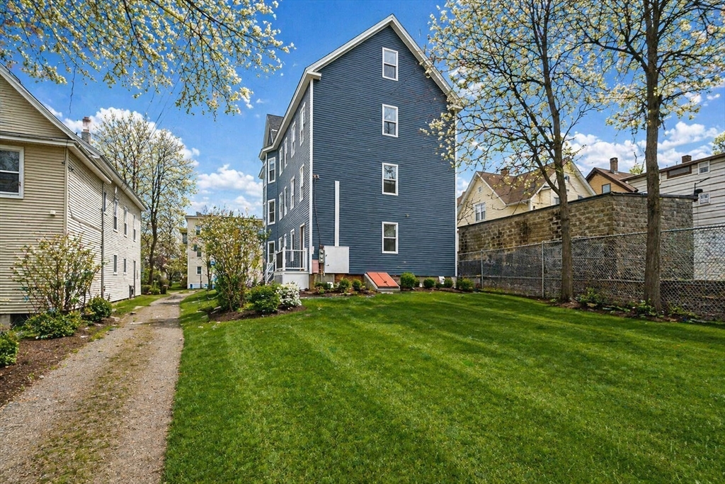 39 Gates Street, Unit 1 Worcester, MA 01610 - Photo 2 of 23
