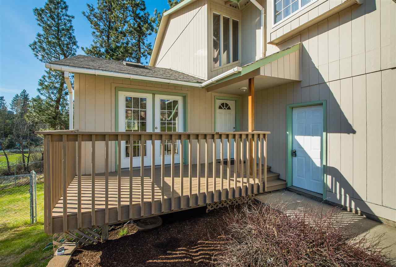 221 North E Stringham Road Rockford, WA 99030 - Photo 2 of 16