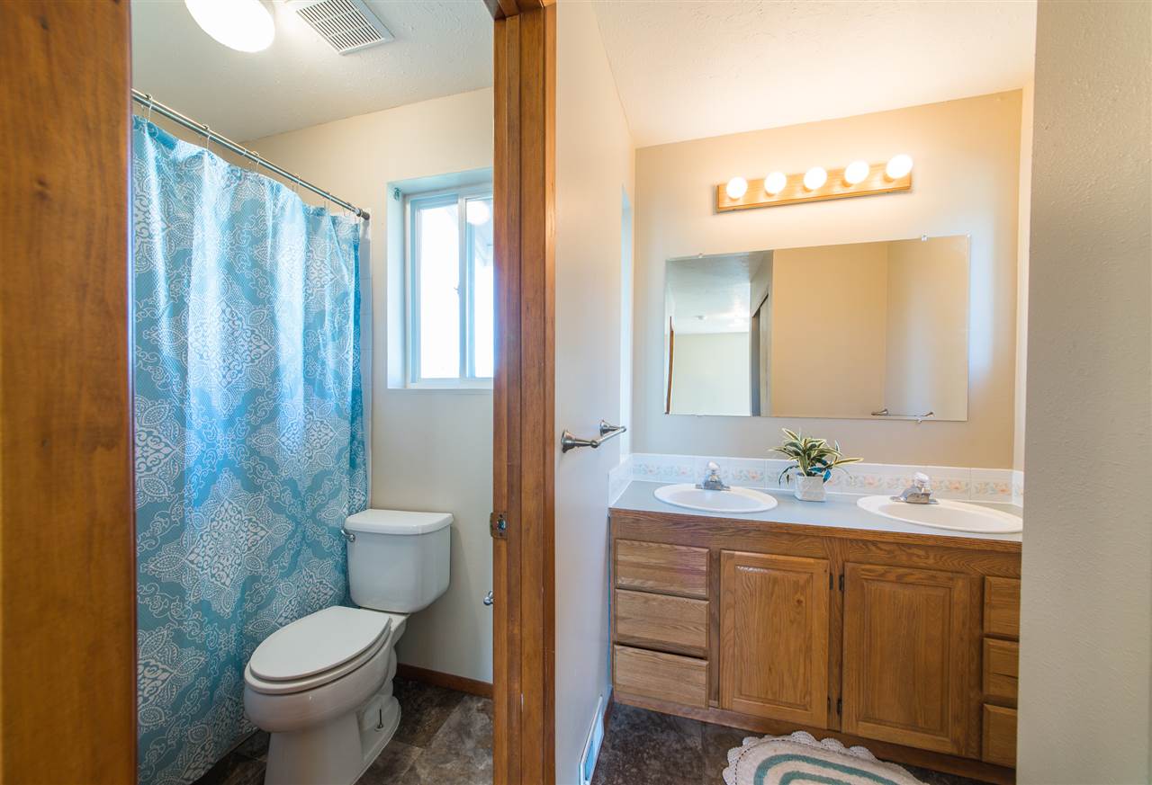 221 North E Stringham Road Rockford, WA 99030 - Photo 11 of 16