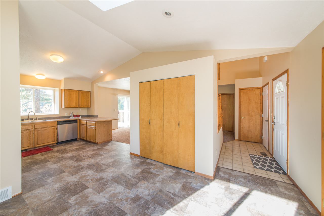 221 North E Stringham Road Rockford, WA 99030 - Photo 6 of 16