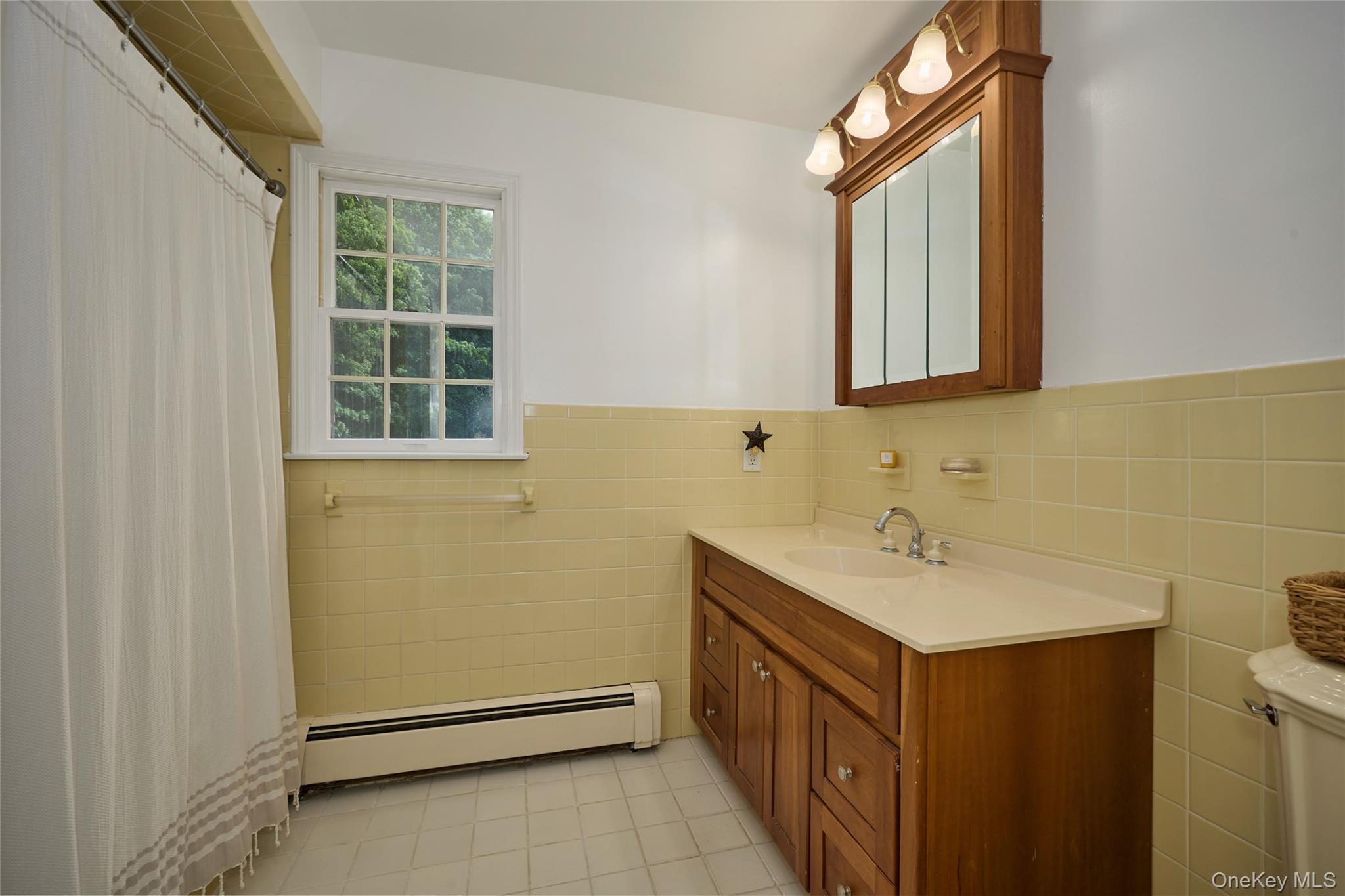 4 Elmer Galloway Road Katonah, NY 10536 - Photo 45 of 49 Hall bath