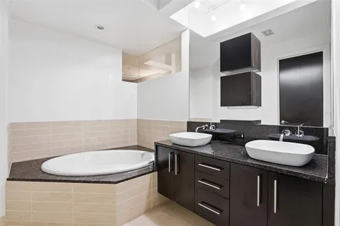 $369,500 | 2600 West 7th Street, Unit 1727, Fort Worth, TX 76107
