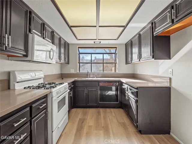 $289,999 | 425 West Avenue J5, Lancaster, CA 93534