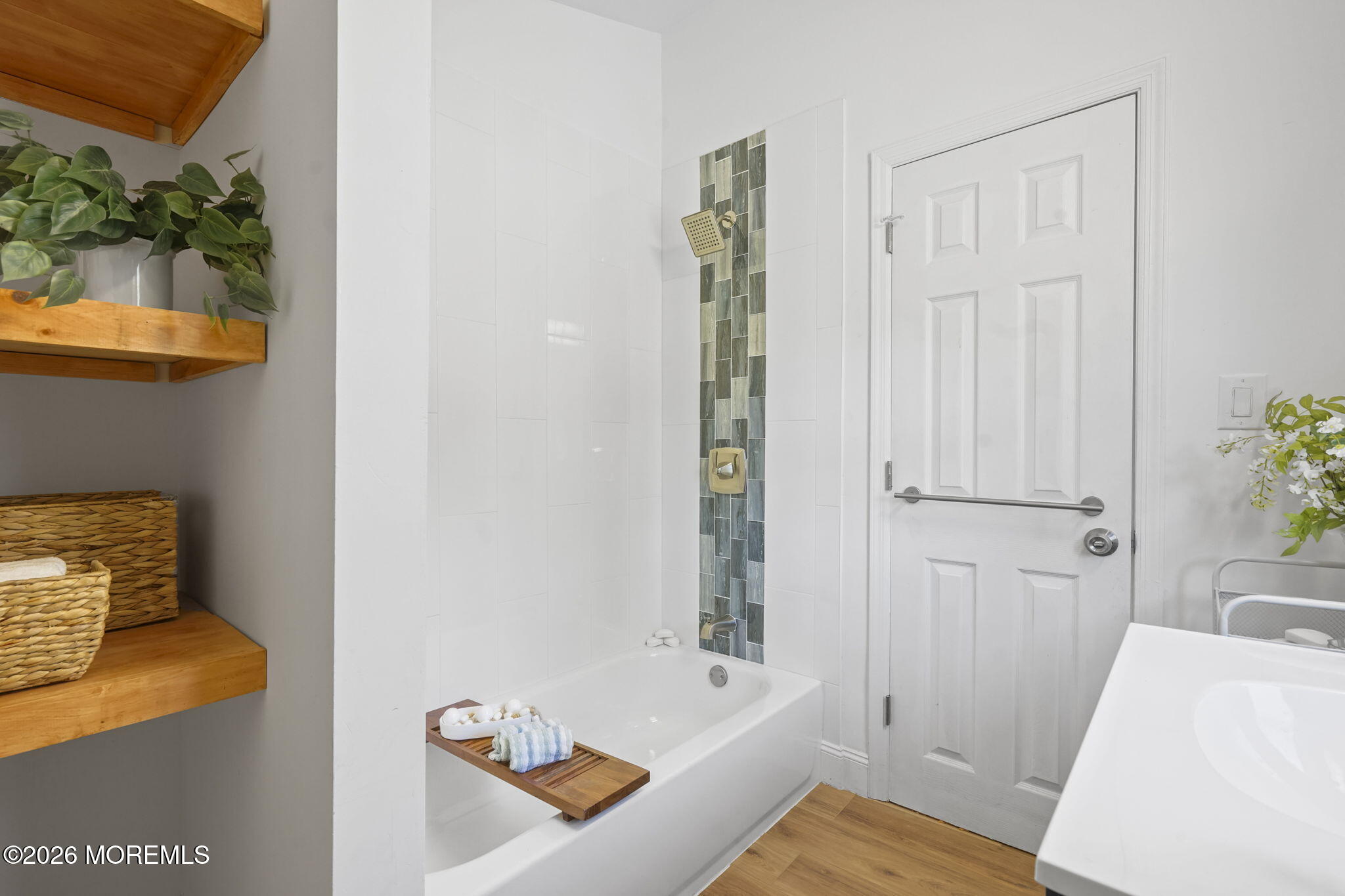 310 E Road Belford, NJ 07718 - Photo 9 of 43 20-web-or-mls-DSC09163