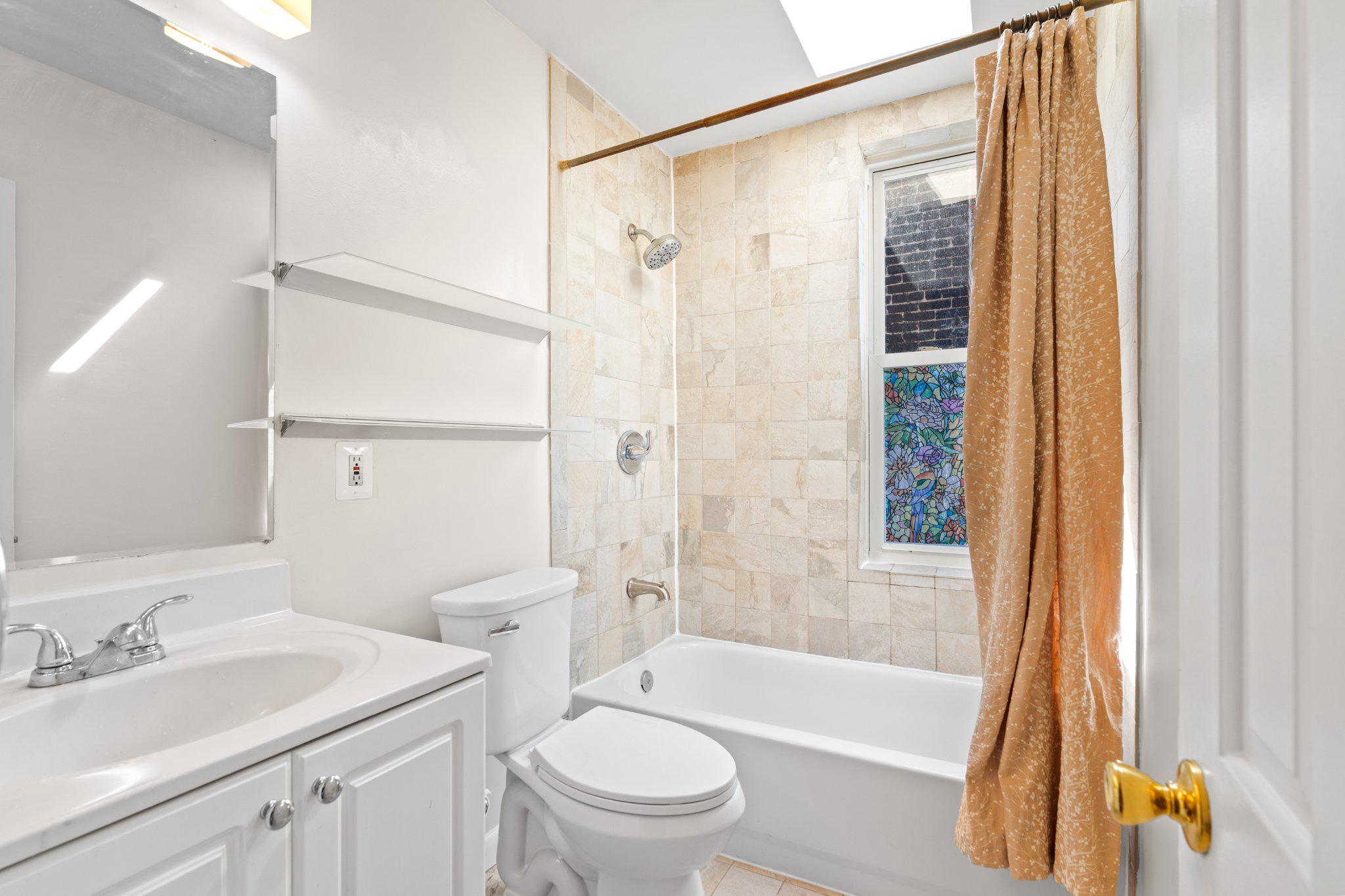 1112 I Street Southeast Washington, DC 20003 - Photo 19 of 42