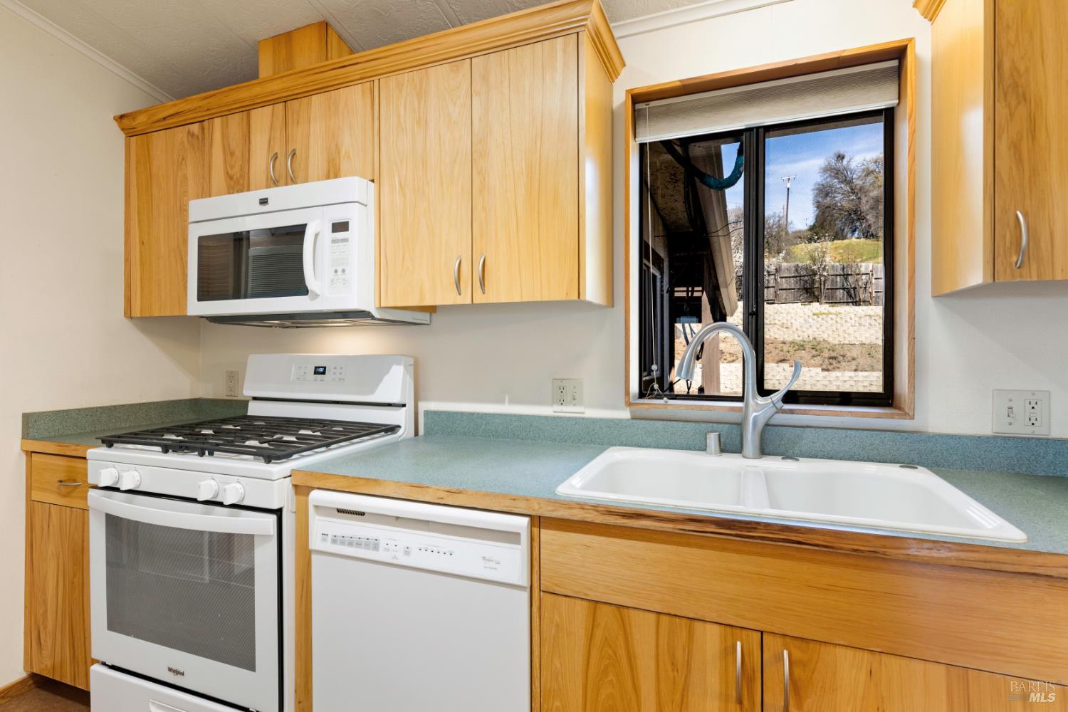 9170 Upper Lake Lucerne Road Upper Lake, CA 95485 - Photo 20 of 46