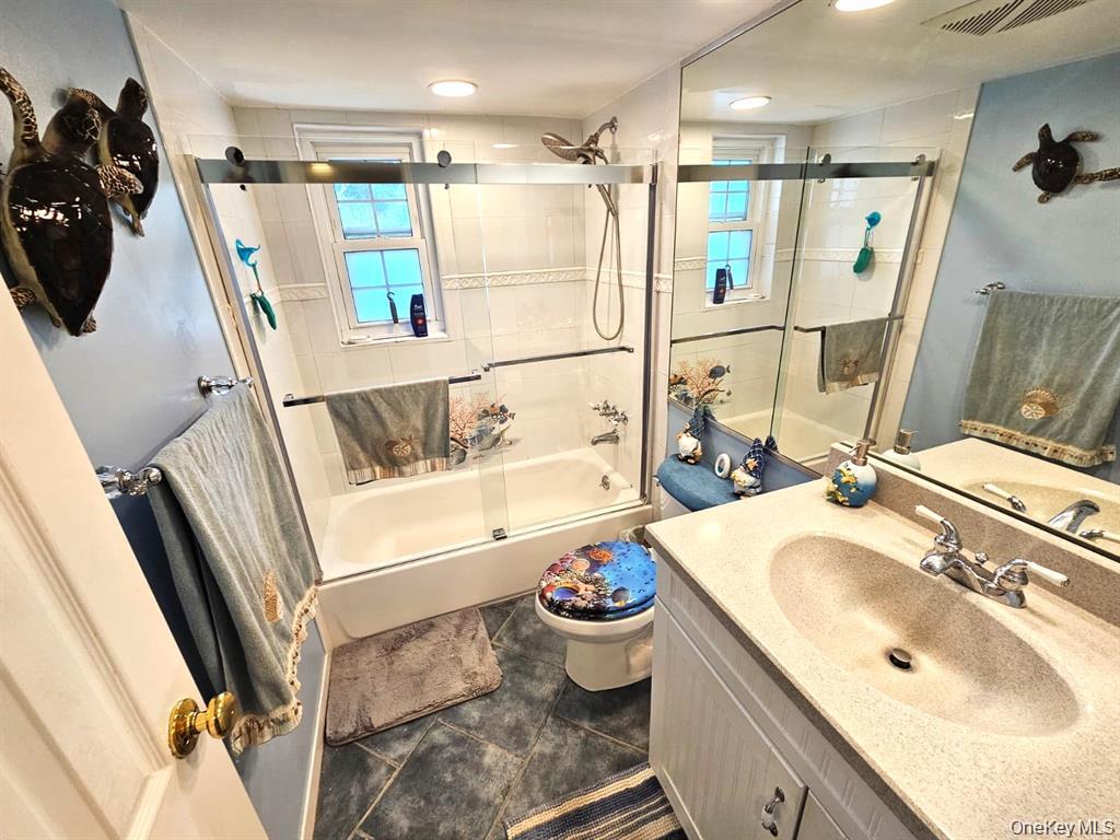 655 Middle Country Road, Unit 2H2 Coram, NY 11727 - Photo 13 of 37