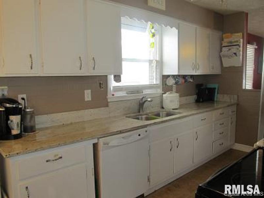 3408 Moorgate Drive Springfield, IL 62703 - Photo 2 of 23