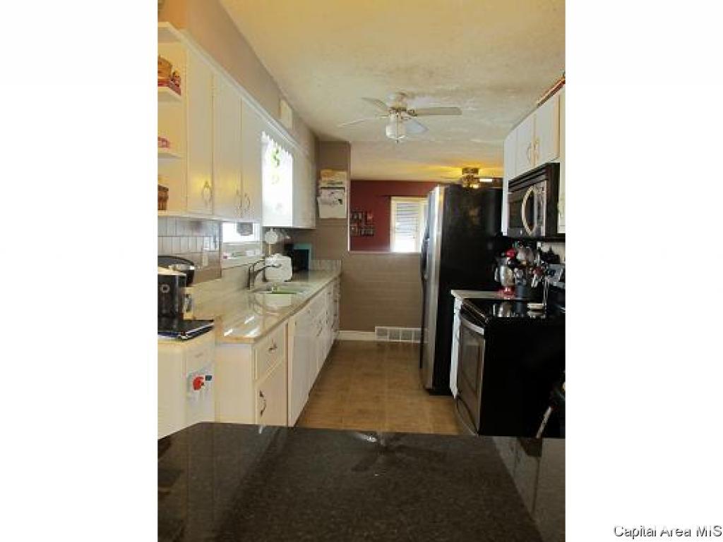 3408 Moorgate Drive Springfield, IL 62703 - Photo 8 of 23