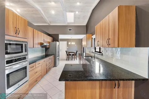 $675,900 | 8208 Northwest 80th Street, Tamarac, FL 33321