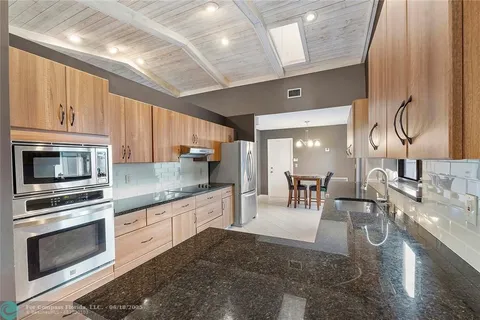 $675,900 | 8208 Northwest 80th Street, Tamarac, FL 33321