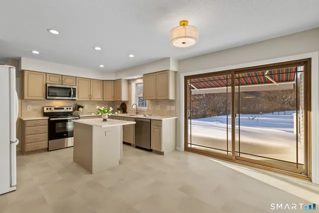 $599,000 | 65 Foster Street, South Windsor, CT 06074