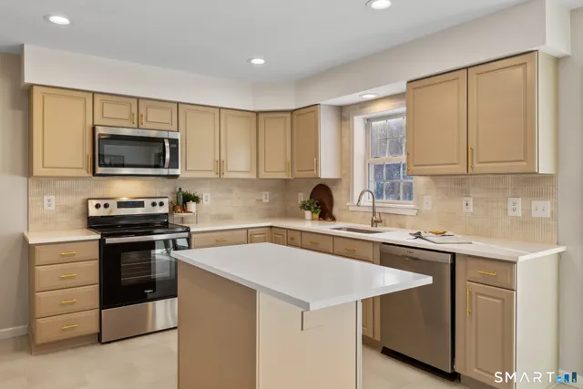 $599,000 | 65 Foster Street, South Windsor, CT 06074