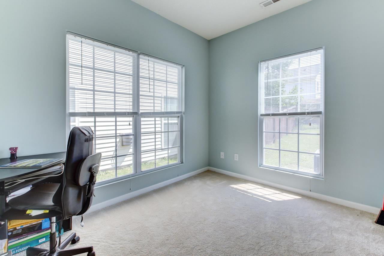 4336 Snowcrest Lane Raleigh, NC 27616 - Photo 12 of 25 1st Floor Office