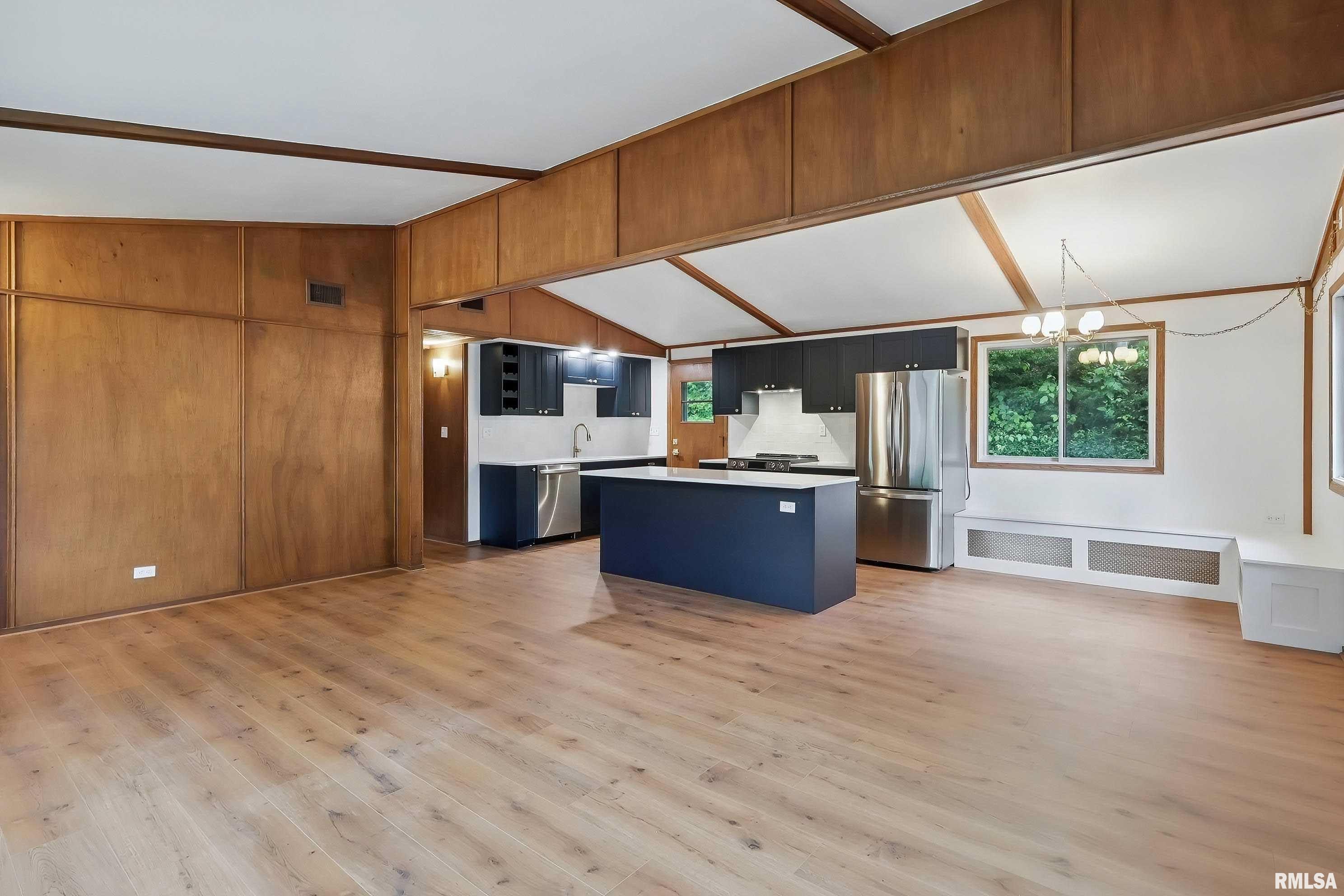 2402 Middle Road Davenport, IA 52803 - Photo 11 of 37 Gallery Image 11