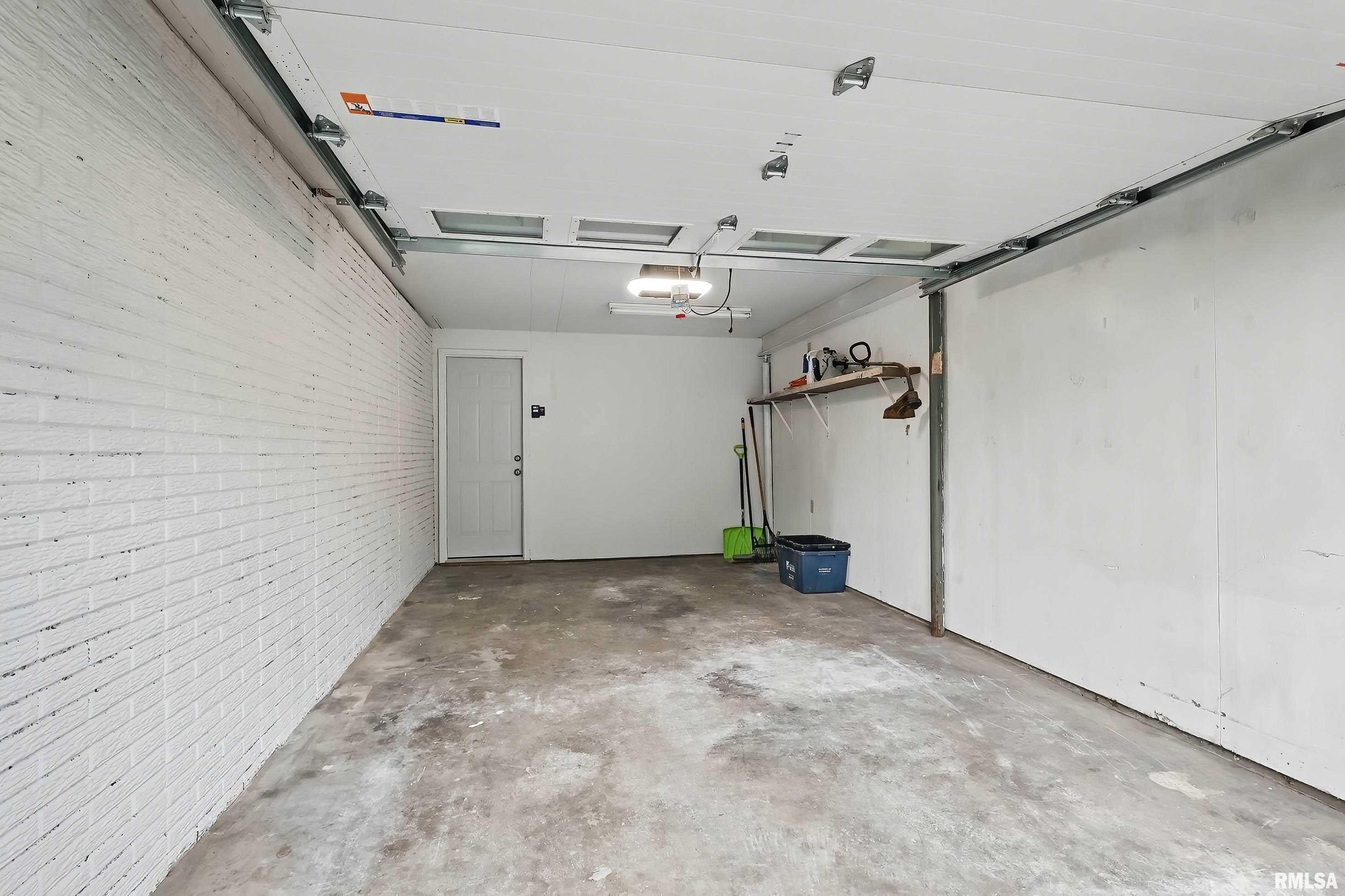 2402 Middle Road Davenport, IA 52803 - Photo 32 of 37 Gallery Image 32
