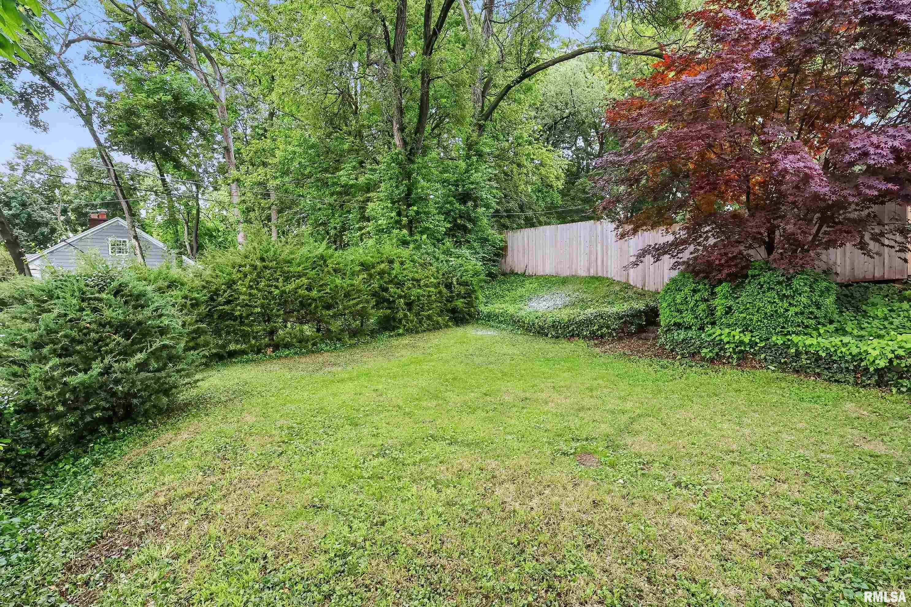 2402 Middle Road Davenport, IA 52803 - Photo 35 of 37 Gallery Image 35