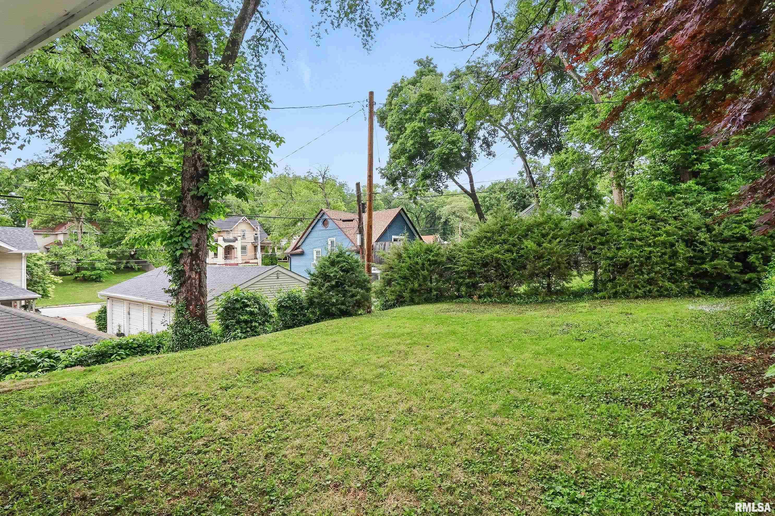 2402 Middle Road Davenport, IA 52803 - Photo 37 of 37 Gallery Image 37
