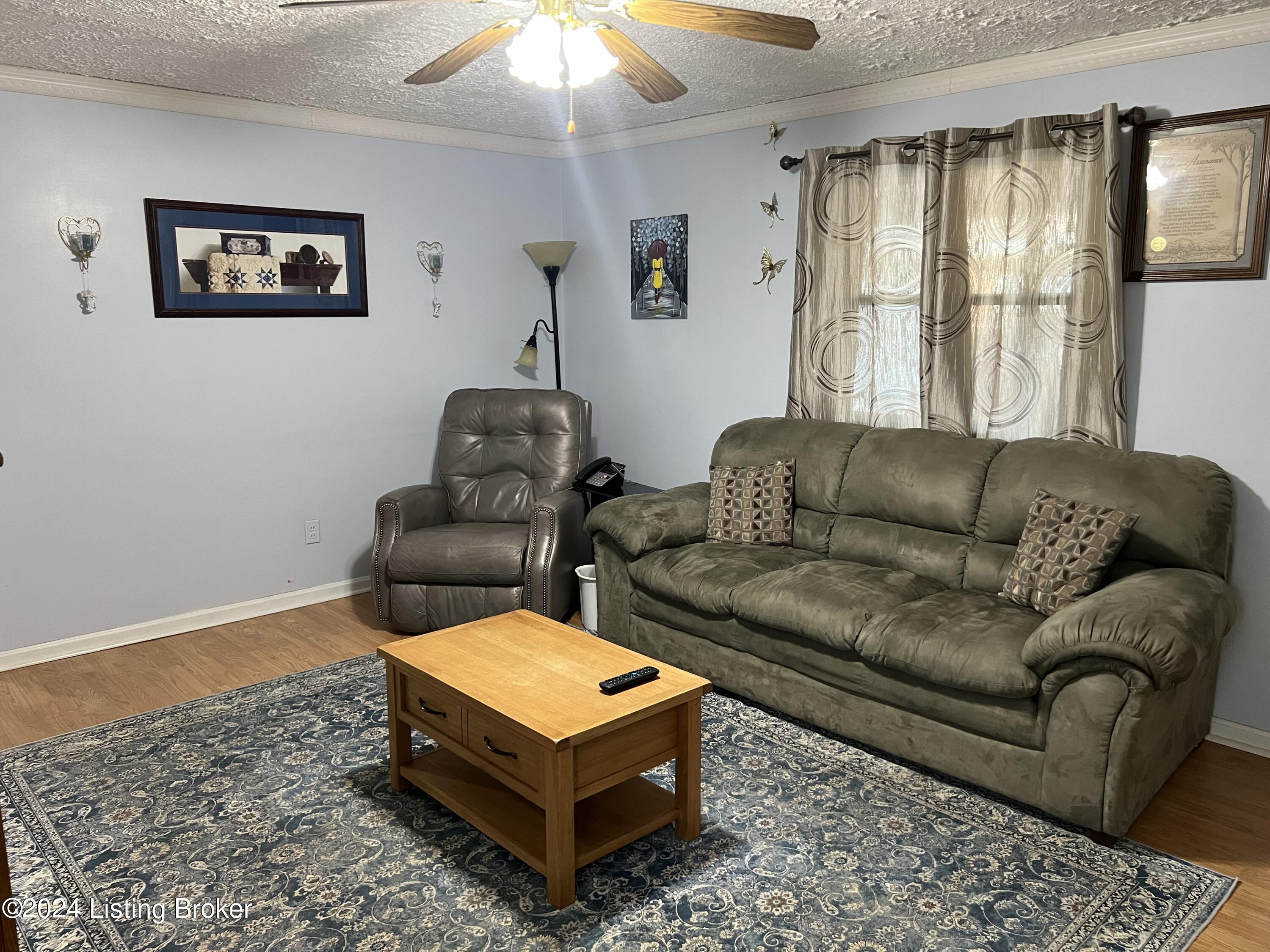 5403 Maryman Road Louisville, KY 40258 - Photo 6 of 36 nice size living room