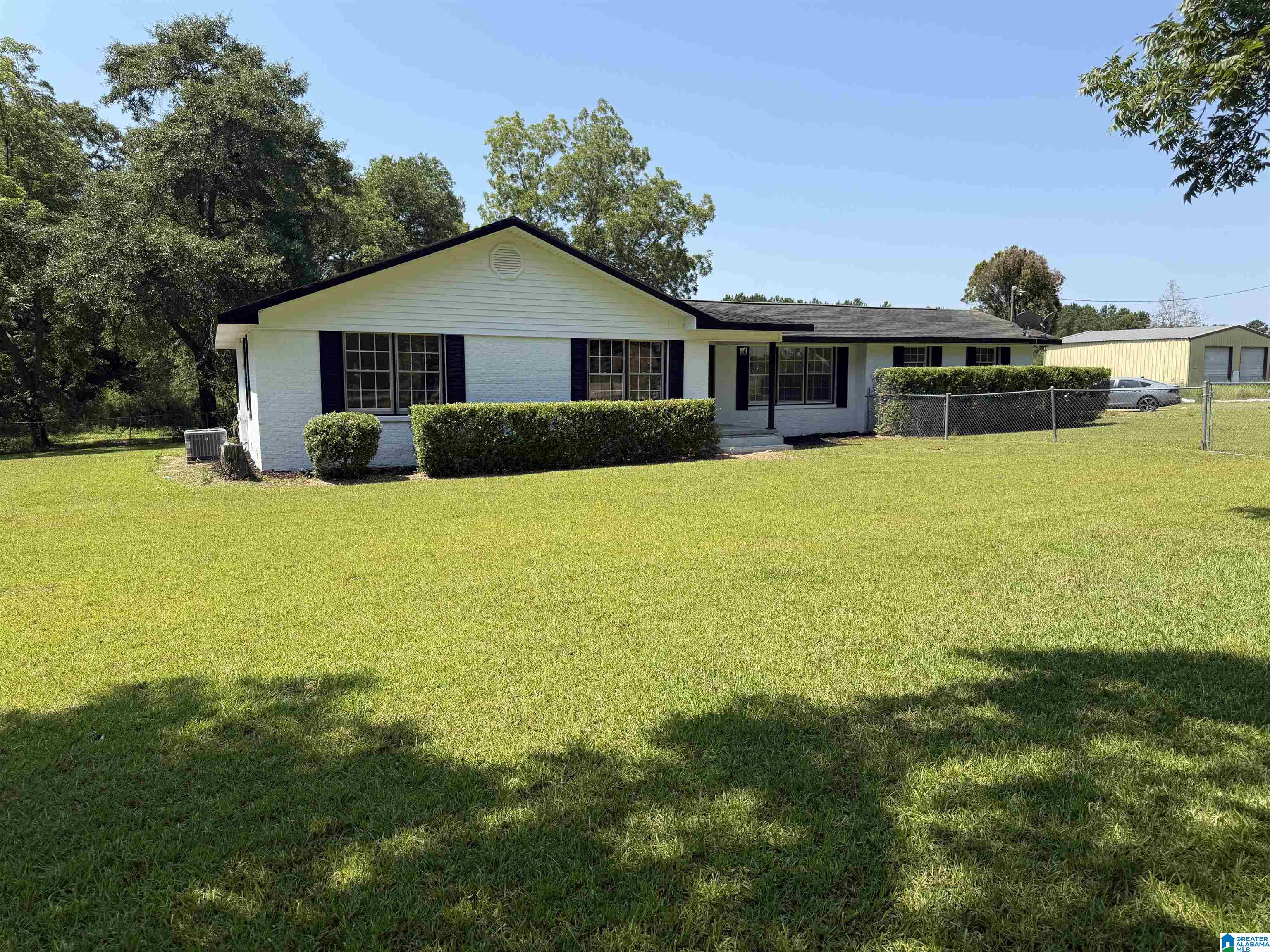 49 Marine Lane Dothan, AL 36301 - Photo 2 of 23