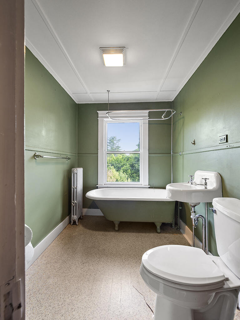 5 West Street Waterville, ME 04901 - Photo 25 of 29 Bathroom 2
