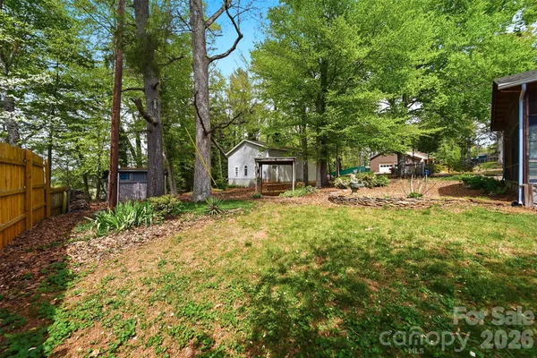 $279,900 | 2754 Fairwood Drive, Hudson, NC 28638