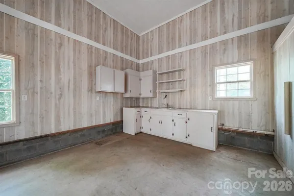$279,900 | 2754 Fairwood Drive, Hudson, NC 28638