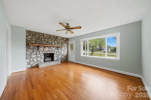 $279,900 | 2754 Fairwood Drive, Hudson, NC 28638