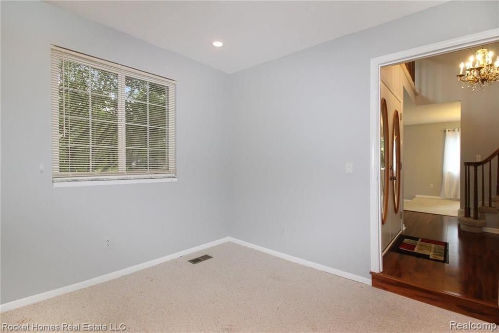 3645 Old Tree Court Rochester Hills, MI 48309 - Photo 21 of 48