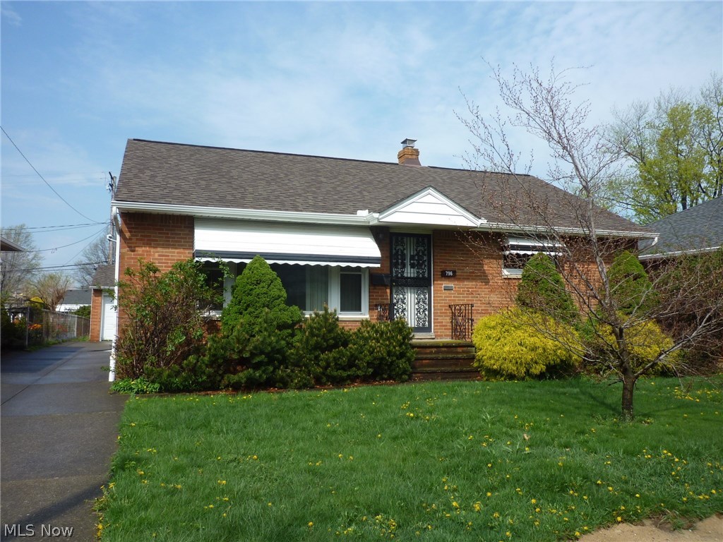 796 Glenhurst Road Willowick, OH 44095 - Photo 2 of 15