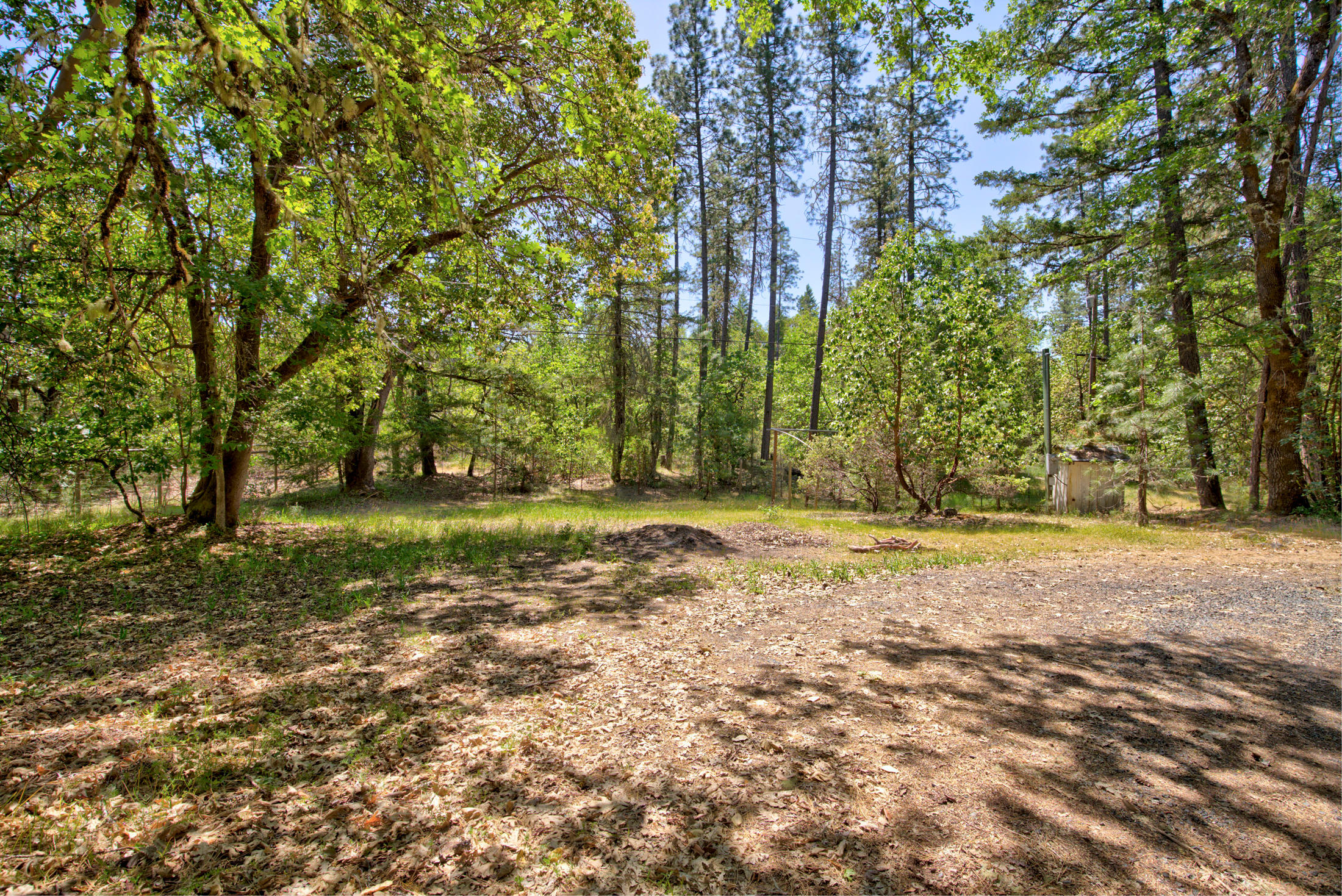 2396 Galice Road Merlin, OR 97532 - Photo 9 of 28 2396 Galice017