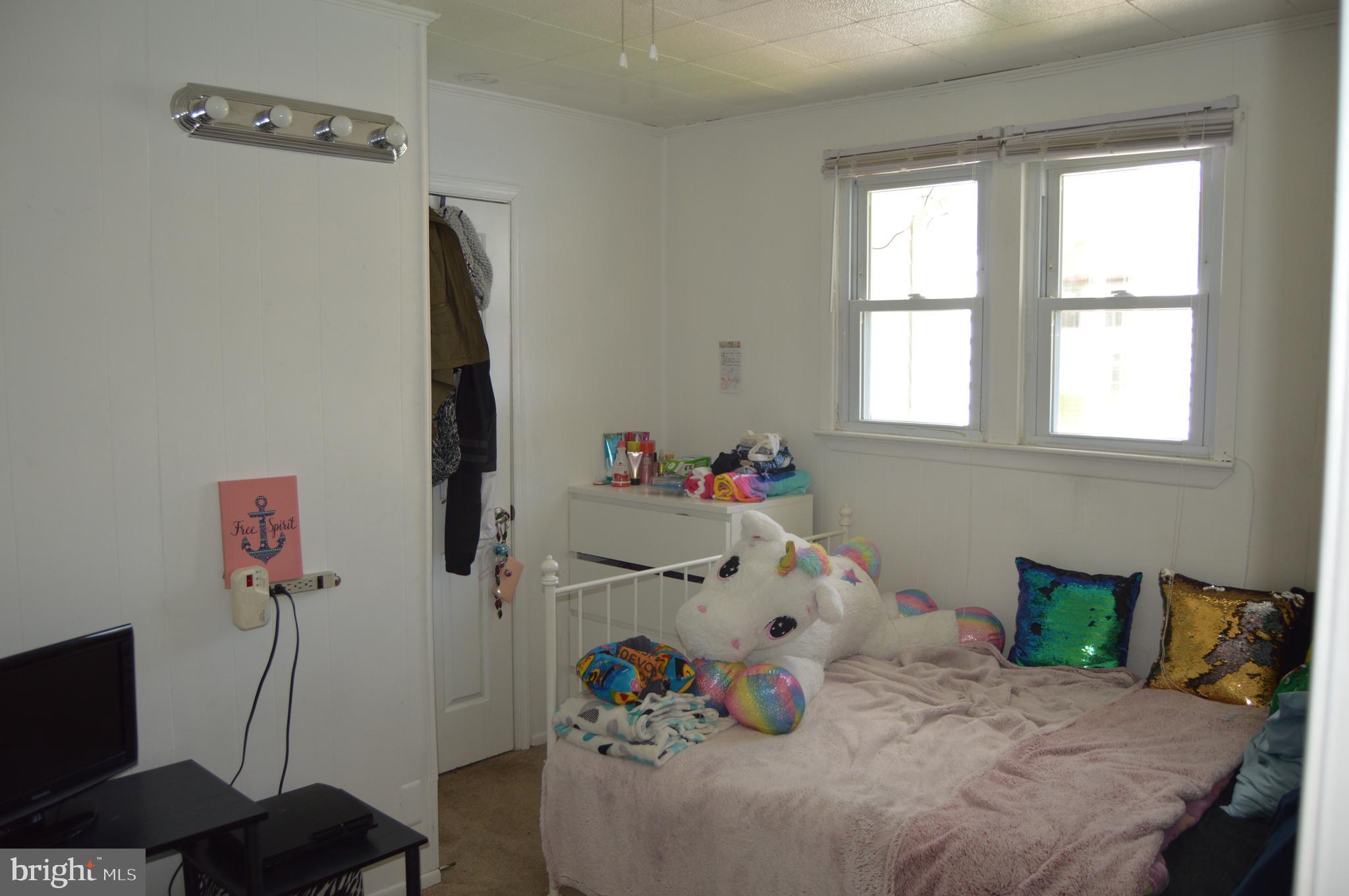 19 Melville Road Pasadena, MD 21122 - Photo 13 of 32 Bedroom w/dual entry