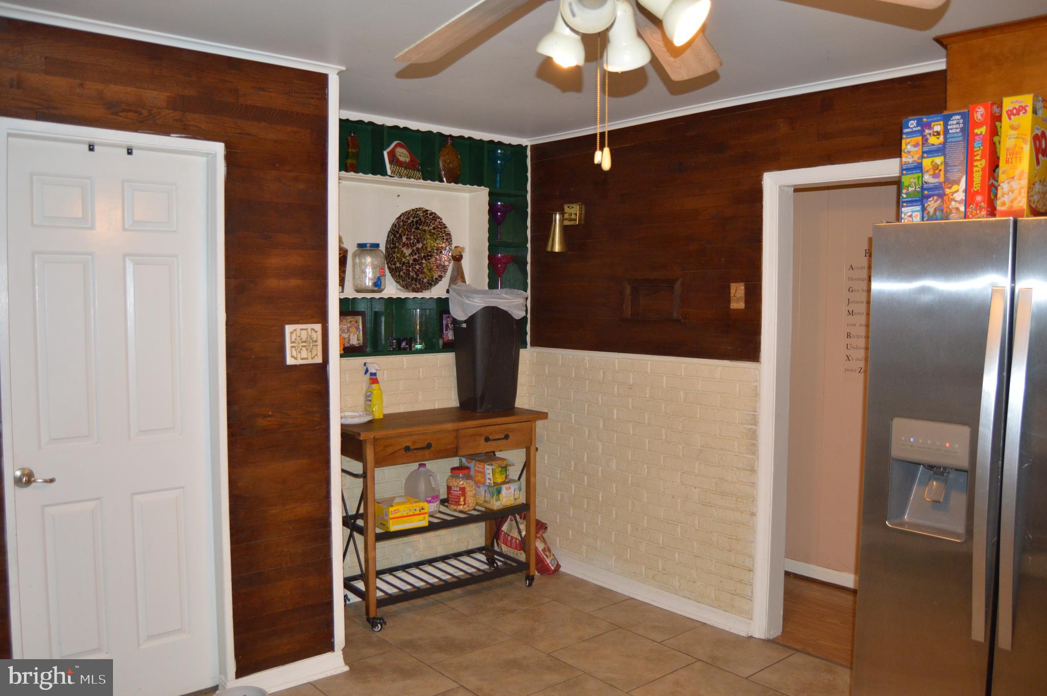 19 Melville Road Pasadena, MD 21122 - Photo 6 of 32 Kitchen Alt. view