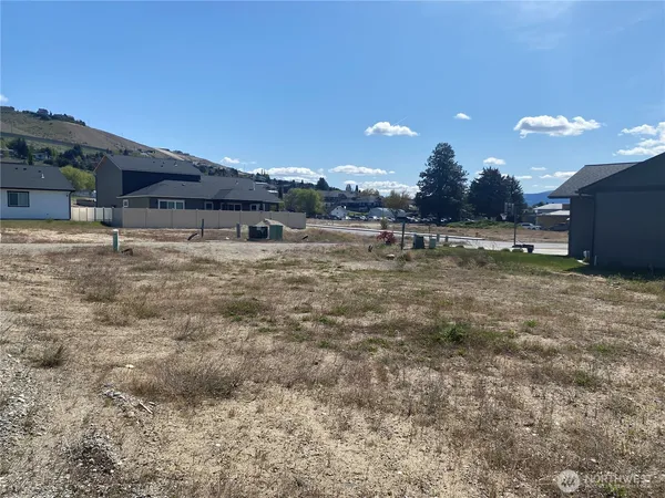 $144,000 | 117 Harold Street Northeast, East Wenatchee, WA 98802