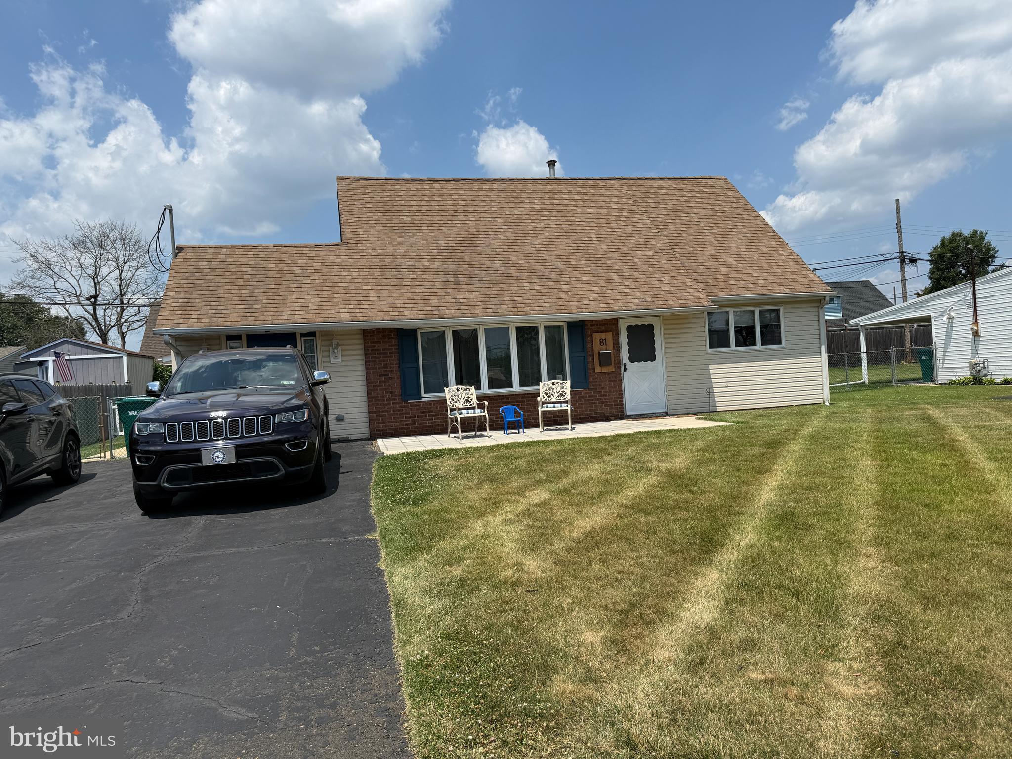 81 Queen Lily Road Levittown, PA 19057 - Photo 4 of 47