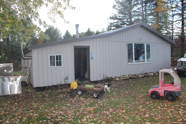 $150,000 | 15527 9 Mile Road, Kaleva, MI 49645