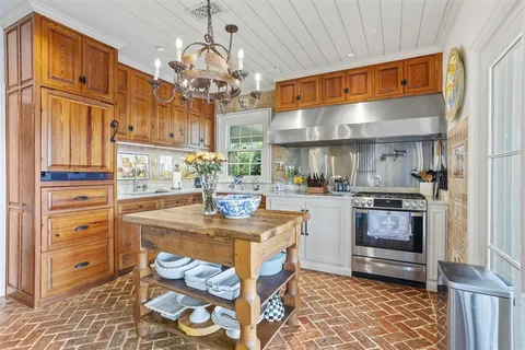 $2,895,000 | 4274 Bayou Bay Drive, Lake Charles, LA 70605