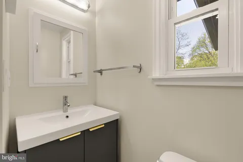 $1,600,000 | 4401 Colorado Avenue Northwest, Washington, DC 20011