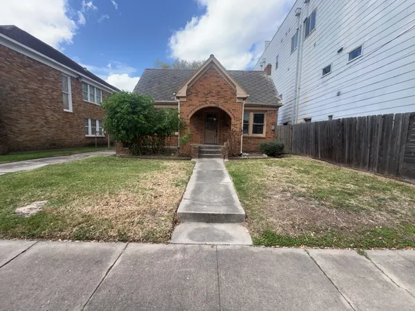 $1,695 | 4716 Crawford Street, Houston, TX 77004