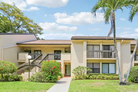 $225,000 | 5121 Oakhill Lane, Unit 412, Delray Beach, FL 33484