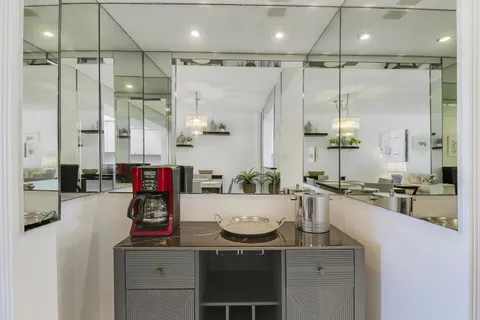 $225,000 | 5121 Oakhill Lane, Unit 412, Delray Beach, FL 33484