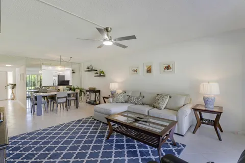 $225,000 | 5121 Oakhill Lane, Unit 412, Delray Beach, FL 33484