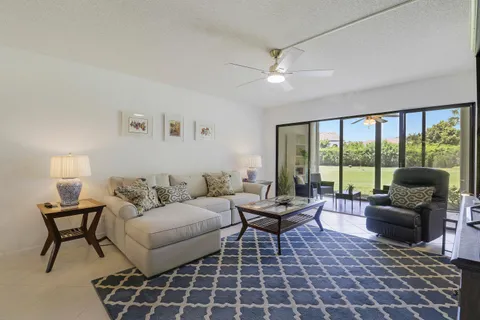 $225,000 | 5121 Oakhill Lane, Unit 412, Delray Beach, FL 33484