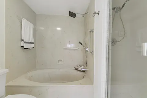 $225,000 | 5121 Oakhill Lane, Unit 412, Delray Beach, FL 33484