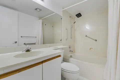$225,000 | 5121 Oakhill Lane, Unit 412, Delray Beach, FL 33484
